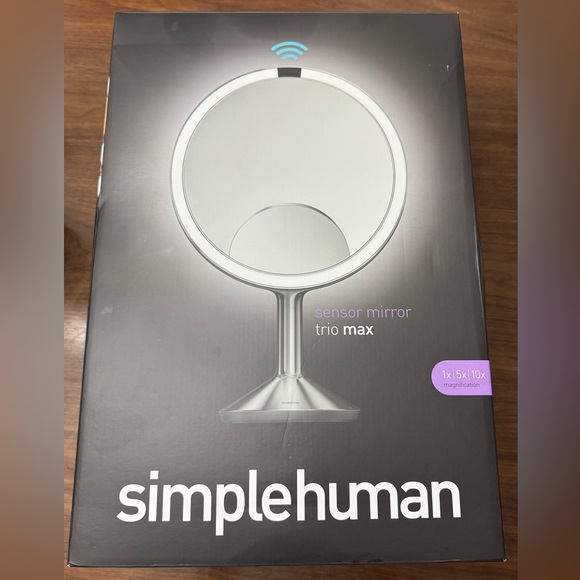Simplehuman Silver Sensor Mirror with Magnification - Picture 1 of 2
